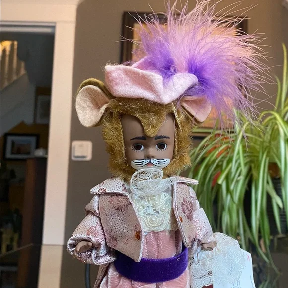 Madame Alexander Cinderella's Footmouse 💕 - Picture 2 of 7